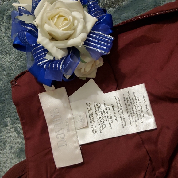 Party dress/Prom dress by David Bridal - Picture 6 of 8